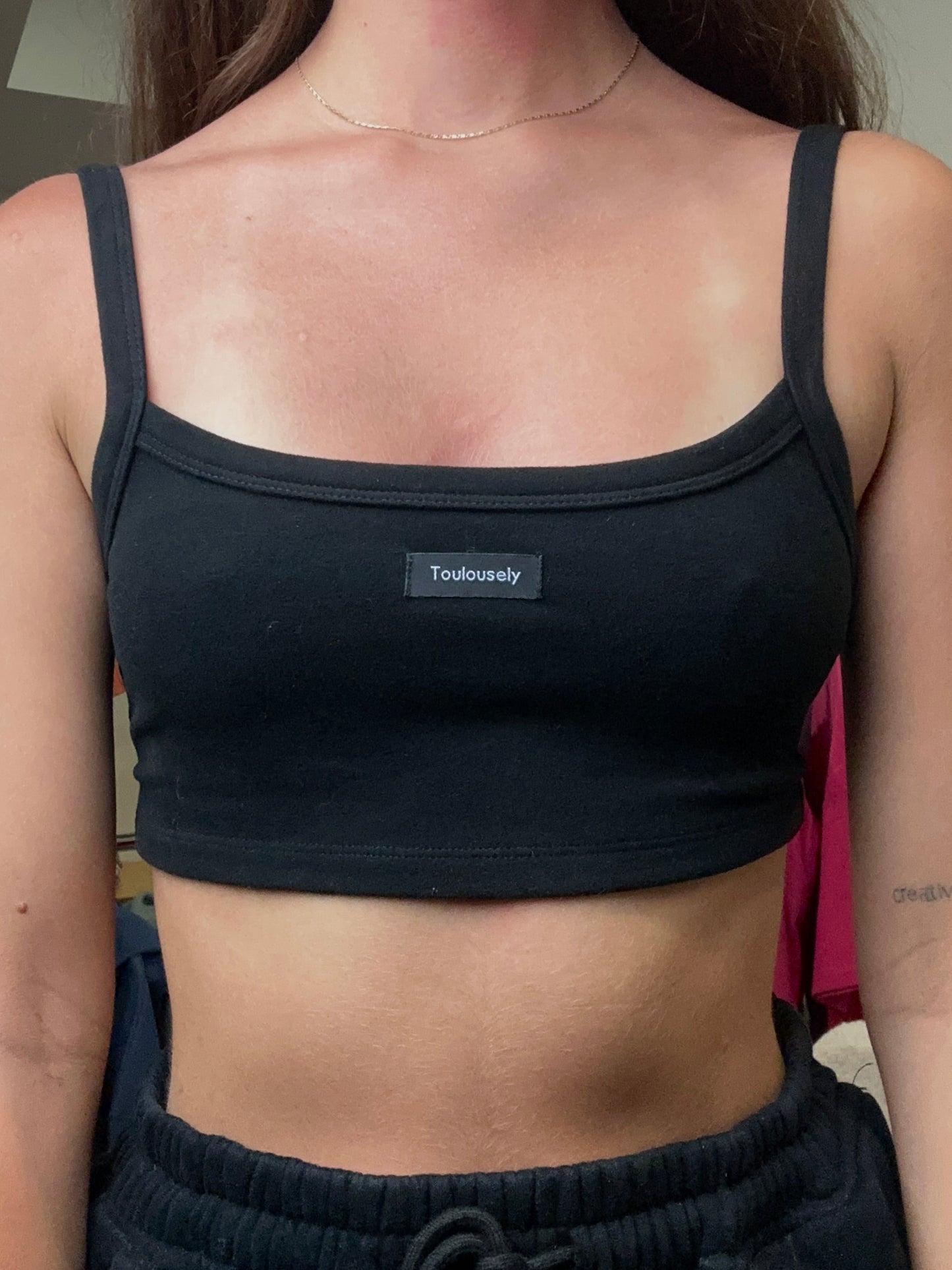 BLACK SOFT CAMI TOP - HUG