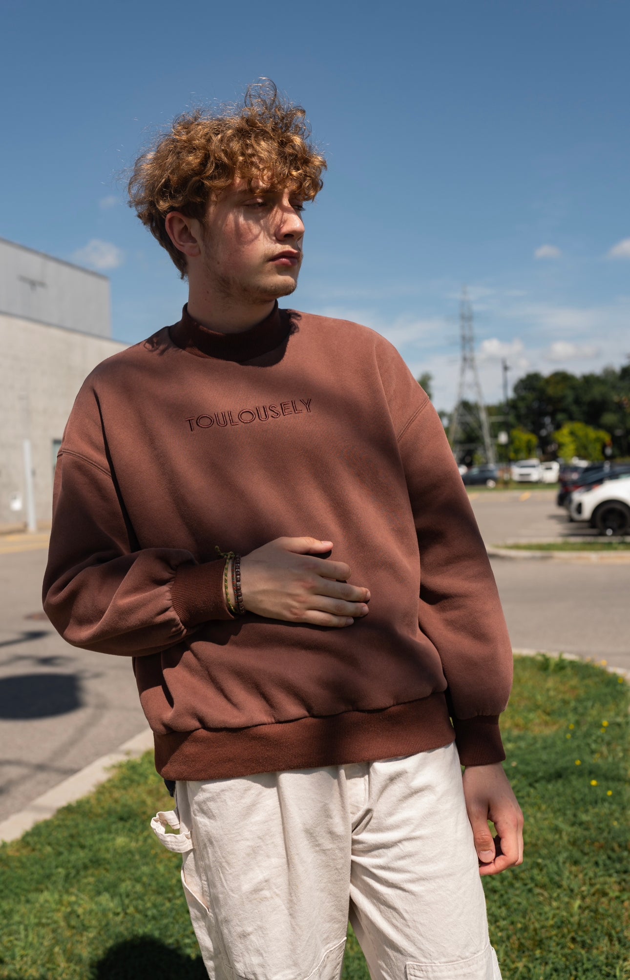 NECK SWEATSHIRTS