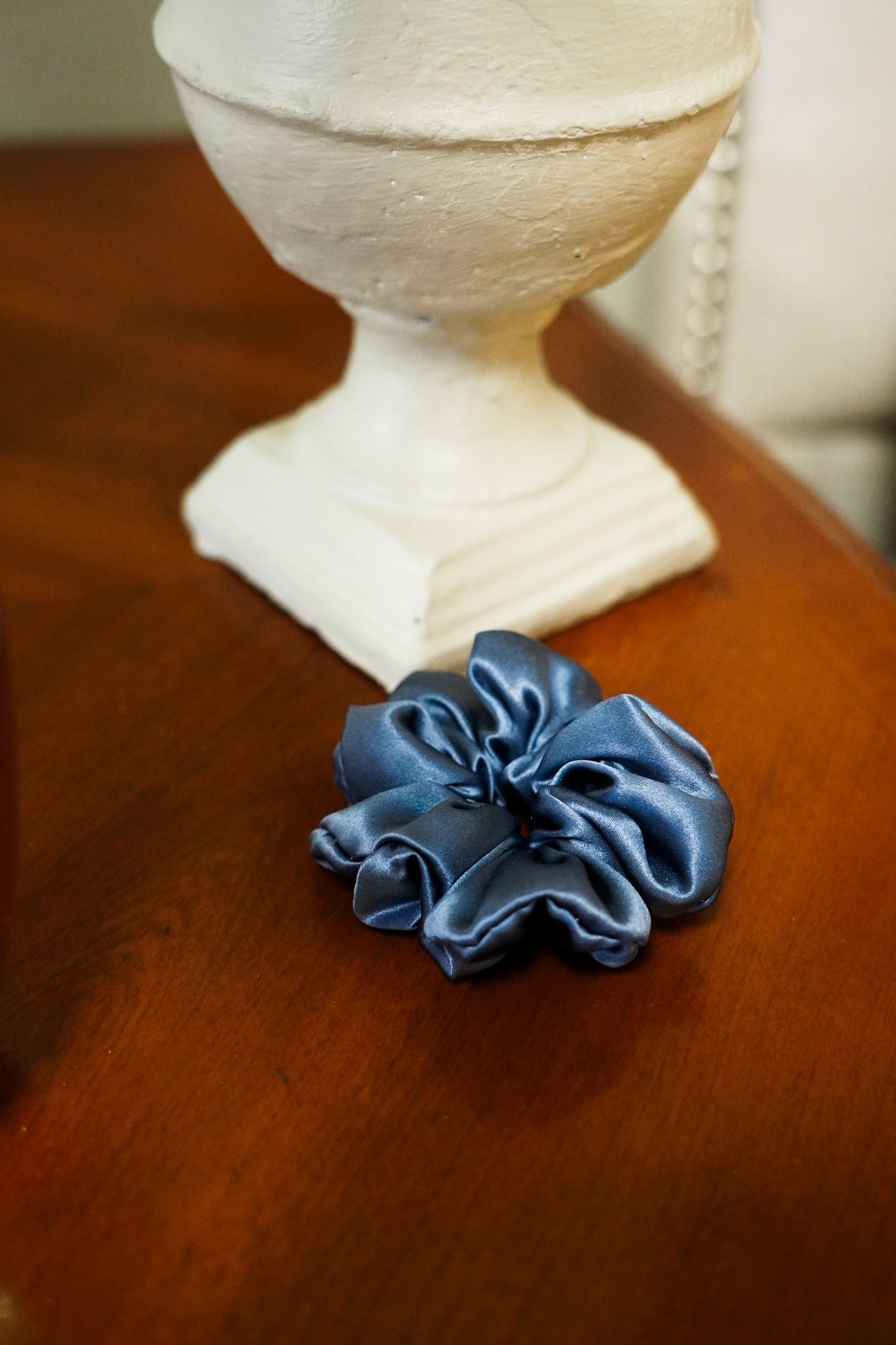 SCRUNCHIES SATIN BLEU - COUSUS PAR CHLOÉ