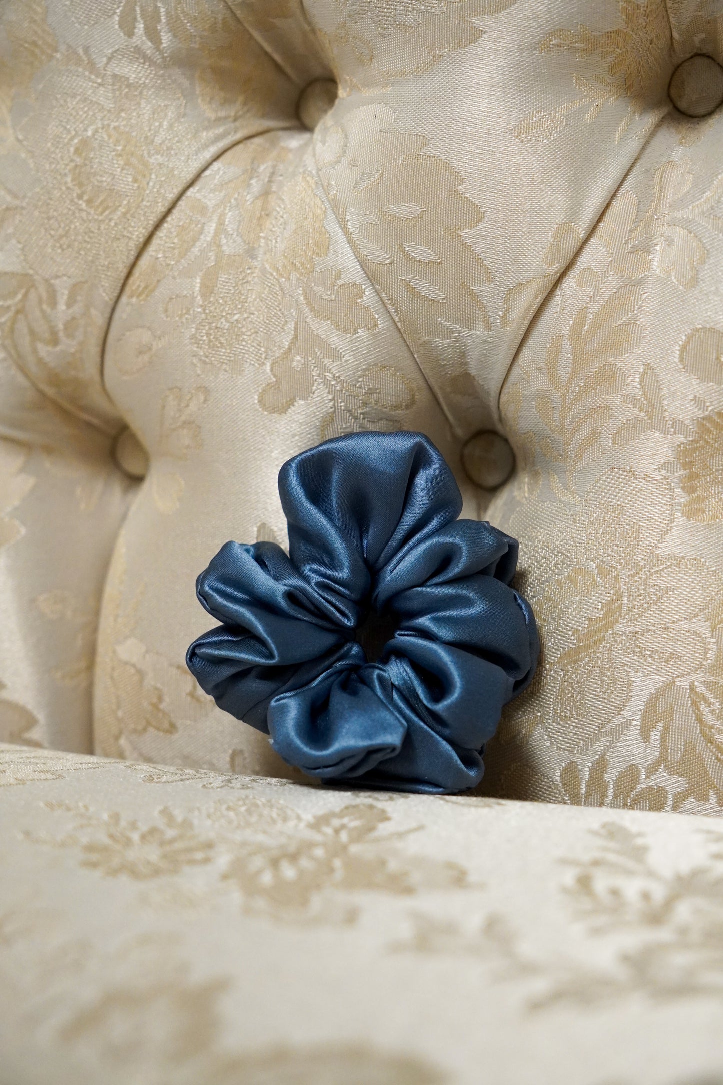 SCRUNCHIES SATIN BLEU - COUSUS PAR CHLOÉ