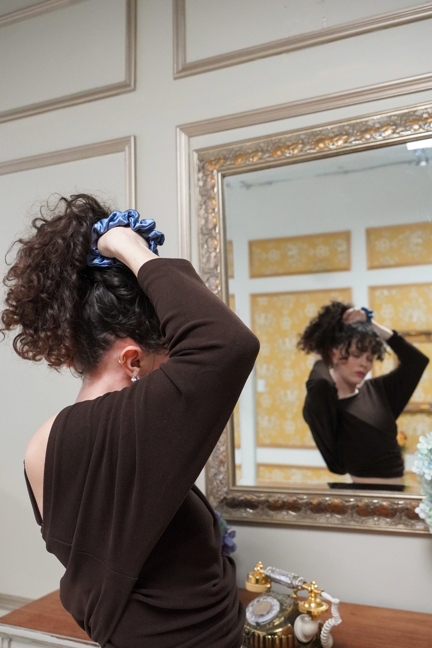 SCRUNCHIES SATIN BLEU - COUSUS PAR CHLOÉ