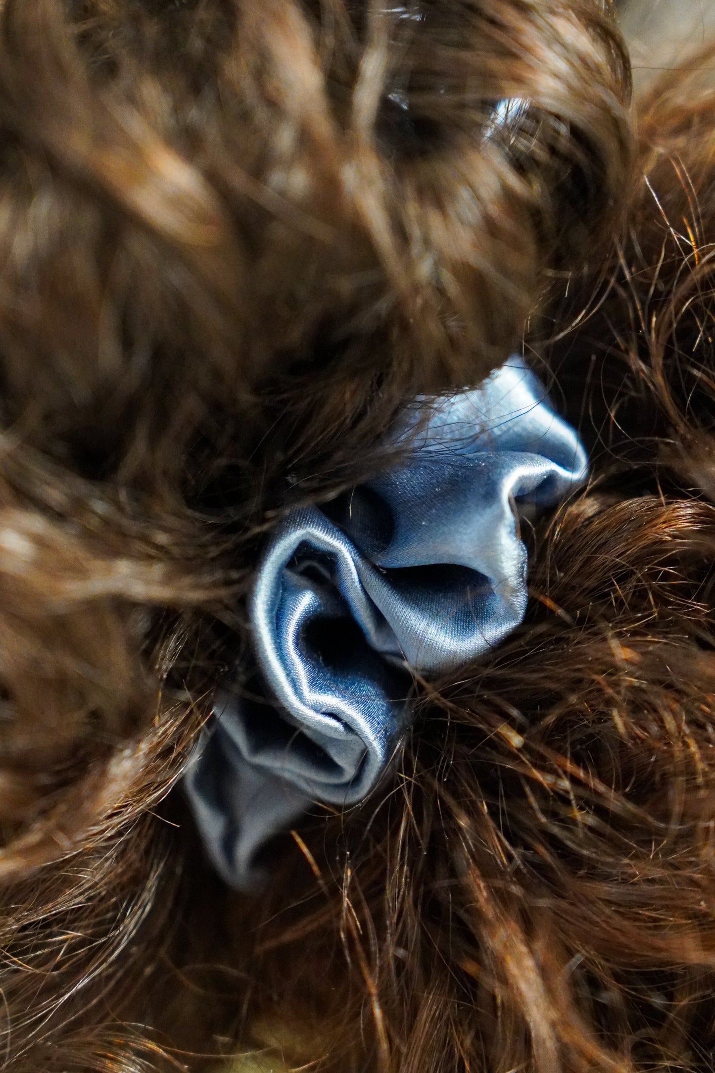 SCRUNCHIES SATIN BLEU - COUSUS PAR CHLOÉ