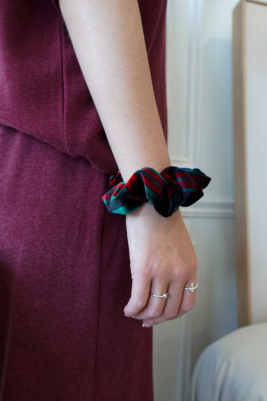 CHRISTMAS HANDMADE SCRUNCHIES - SEWN BY CHLOE