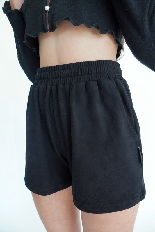 BLACK SOFT SHORTS - HUG