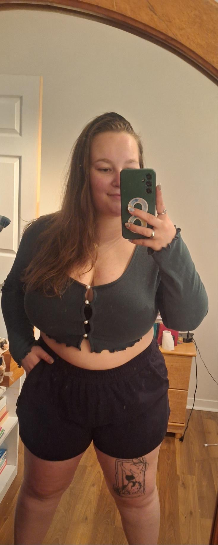NOIR SHORTS DOUX- HUG