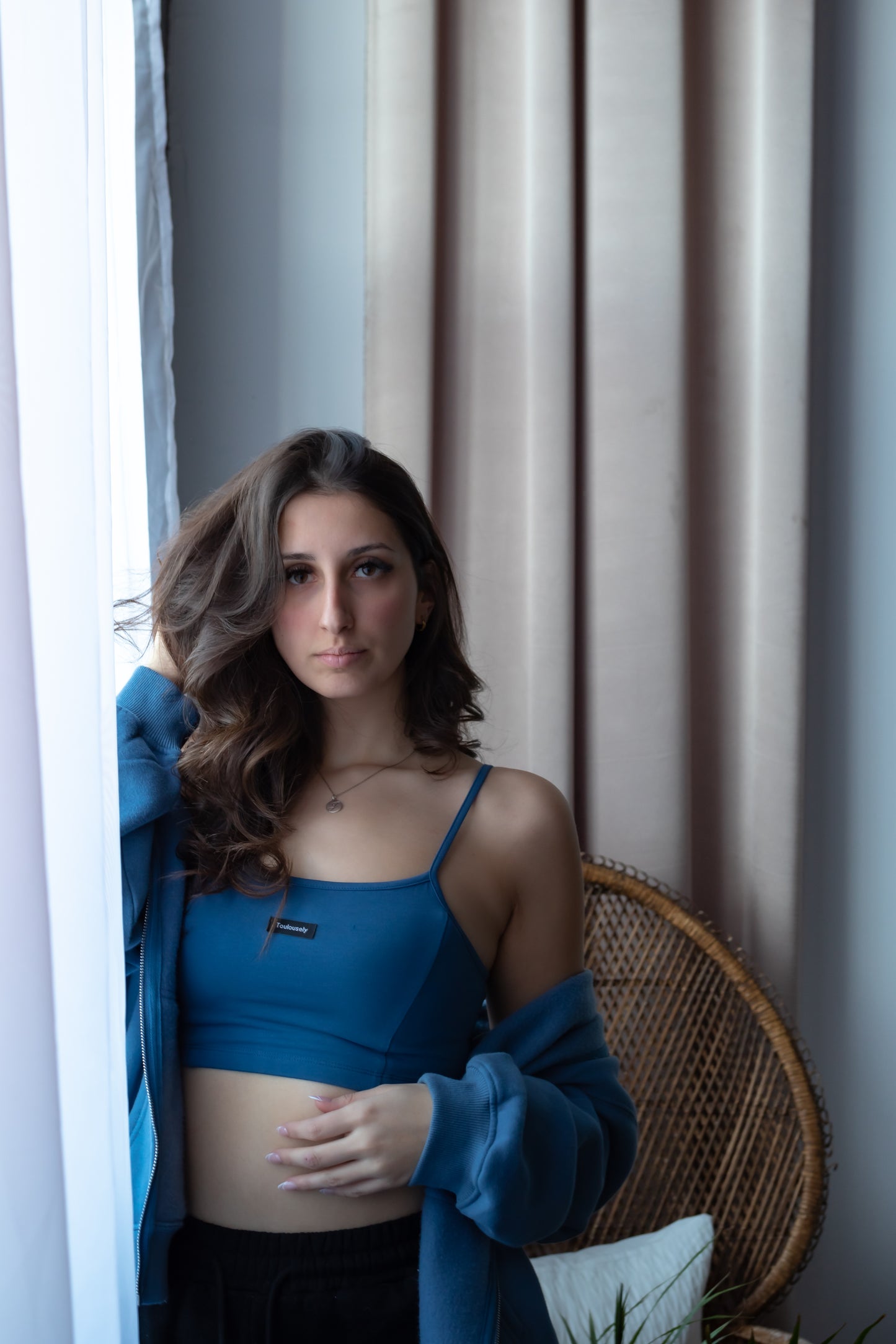 BLEU FONCÉ CAMI CROP TOP