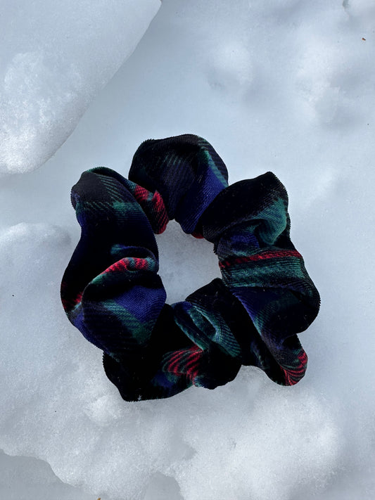 CHRISTMAS HANDMADE SCRUNCHIES - SEWN BY CHLOE