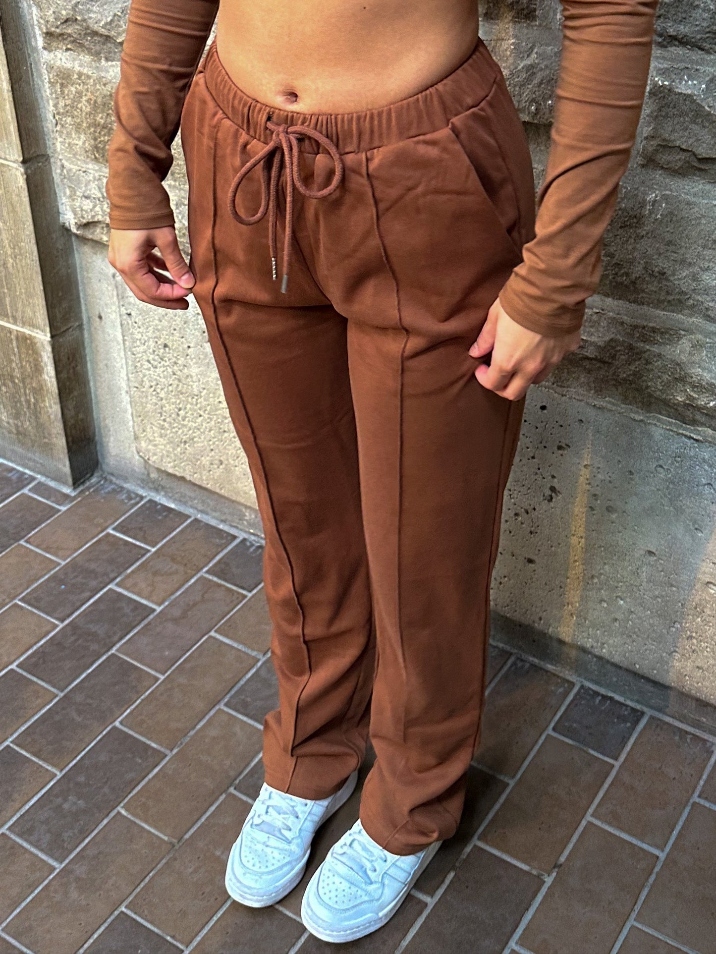 BROWN STRAIGHT PANTS - DARING