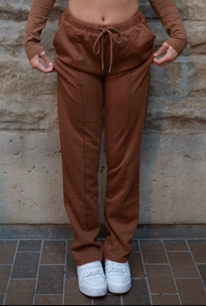BROWN STRAIGHT PANTS - DARING