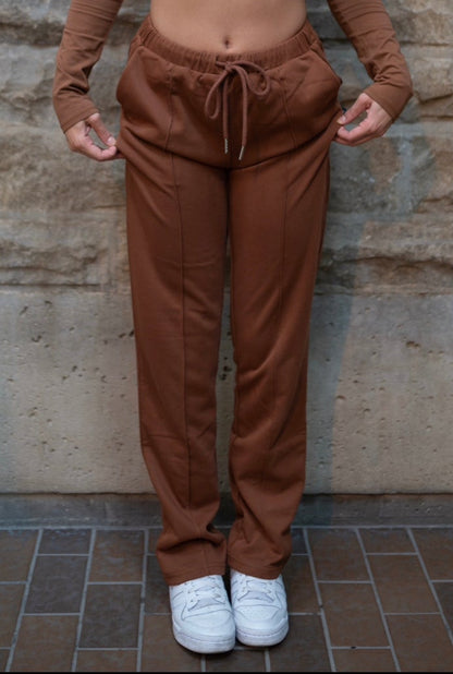 BROWN STRAIGHT PANTS - DARING