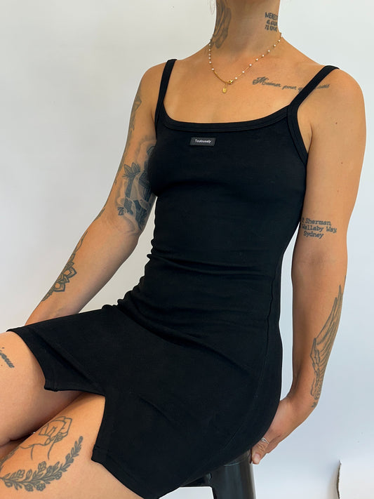 BLACK SOFT CAMI DRESS - HUG