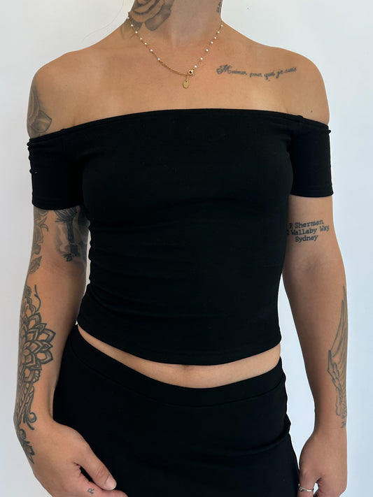 BLACK SOFT OFF-SHOULDER TOP - HUG