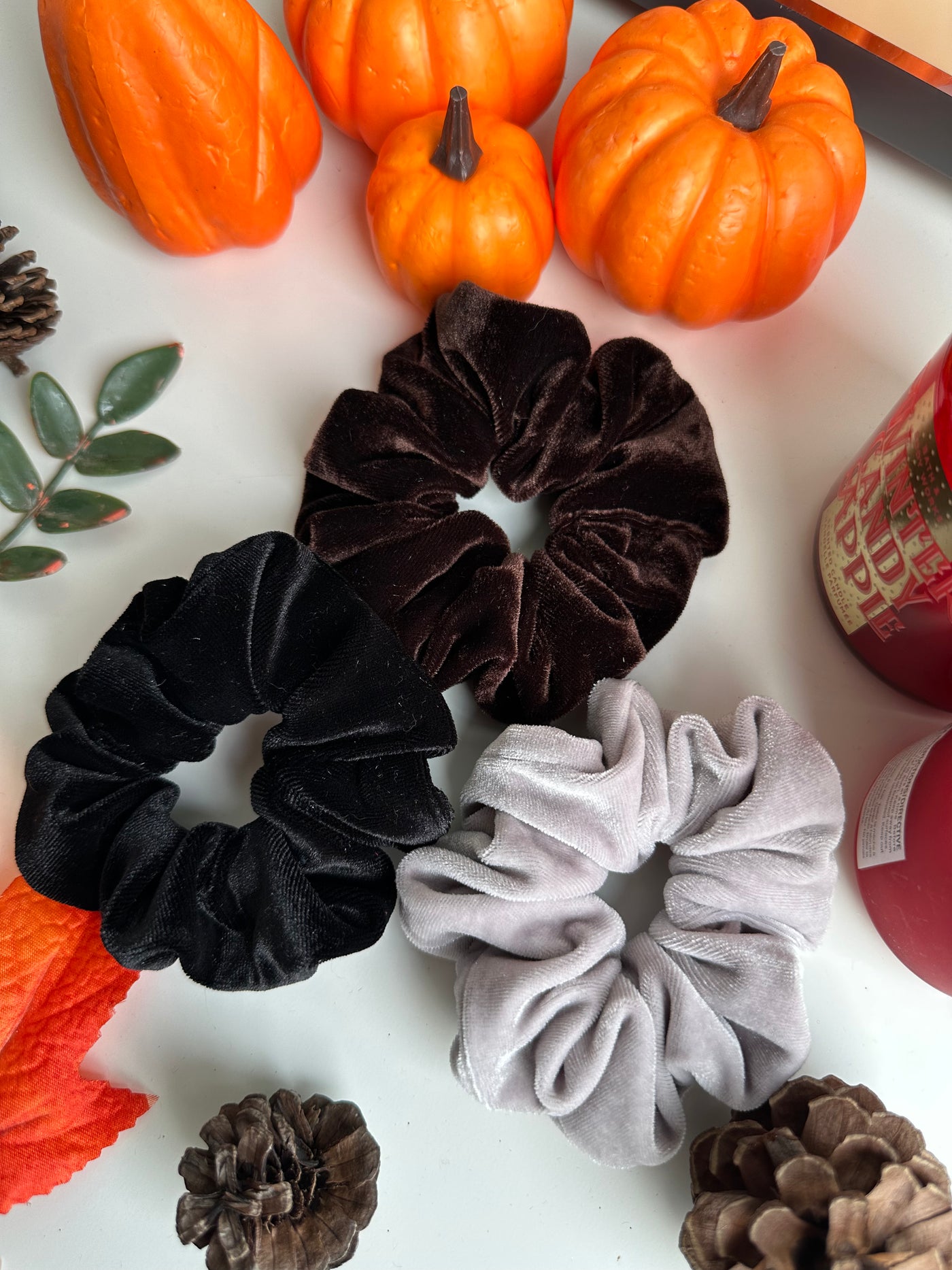 SCRUNCHIES NEUTRES FAITS À LA MAIN - COUSUS PAR CHLOÉ