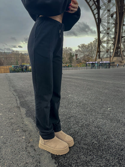 BLACK STRAIGHT PANTS - DARING