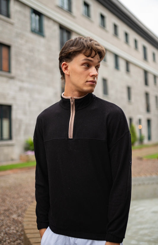 BLACK SOFT ZIP-UP - HUG