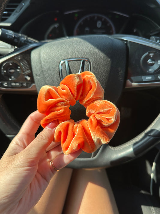 CLEMENTINE HANDMADE SCRUNCHIES - SEWN BY CHLOE