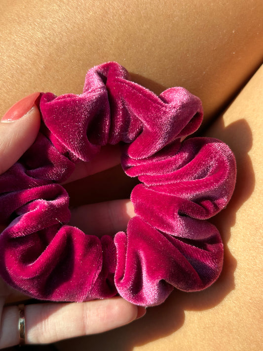 RASPBERRY HANDMADE SCRUNCHIES - SEWN BY CHLOE