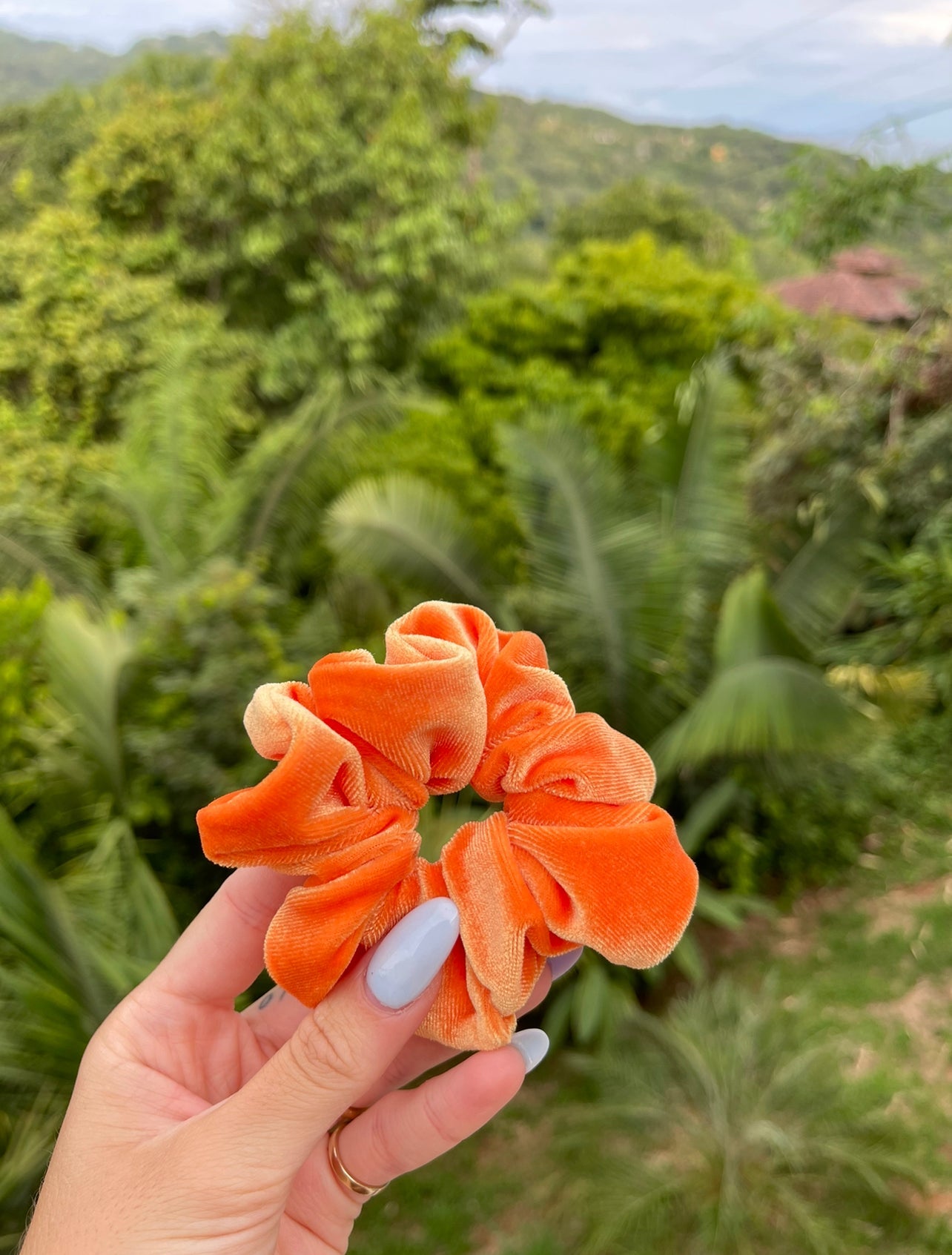 SCRUNCHIES D'ÉTÉ FAITS À LA MAIN - COUSUS PAR CHLOÉ