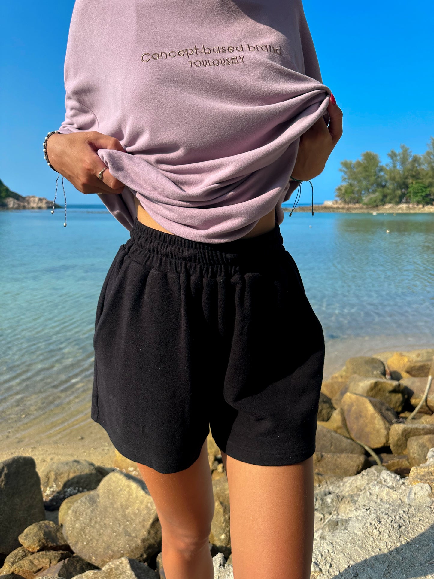 NOIR SHORTS DOUX- HUG
