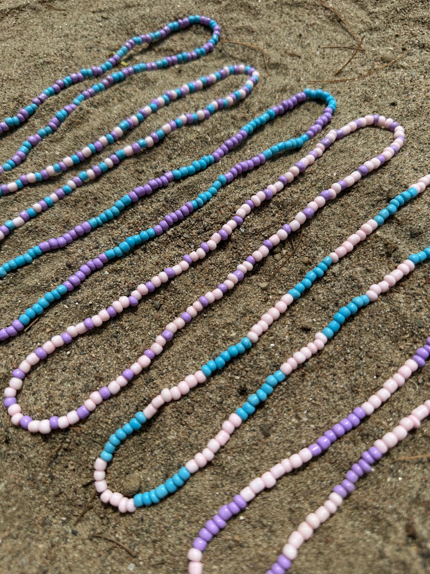 Colliers colorés - FAITS PAR CHLOÉ