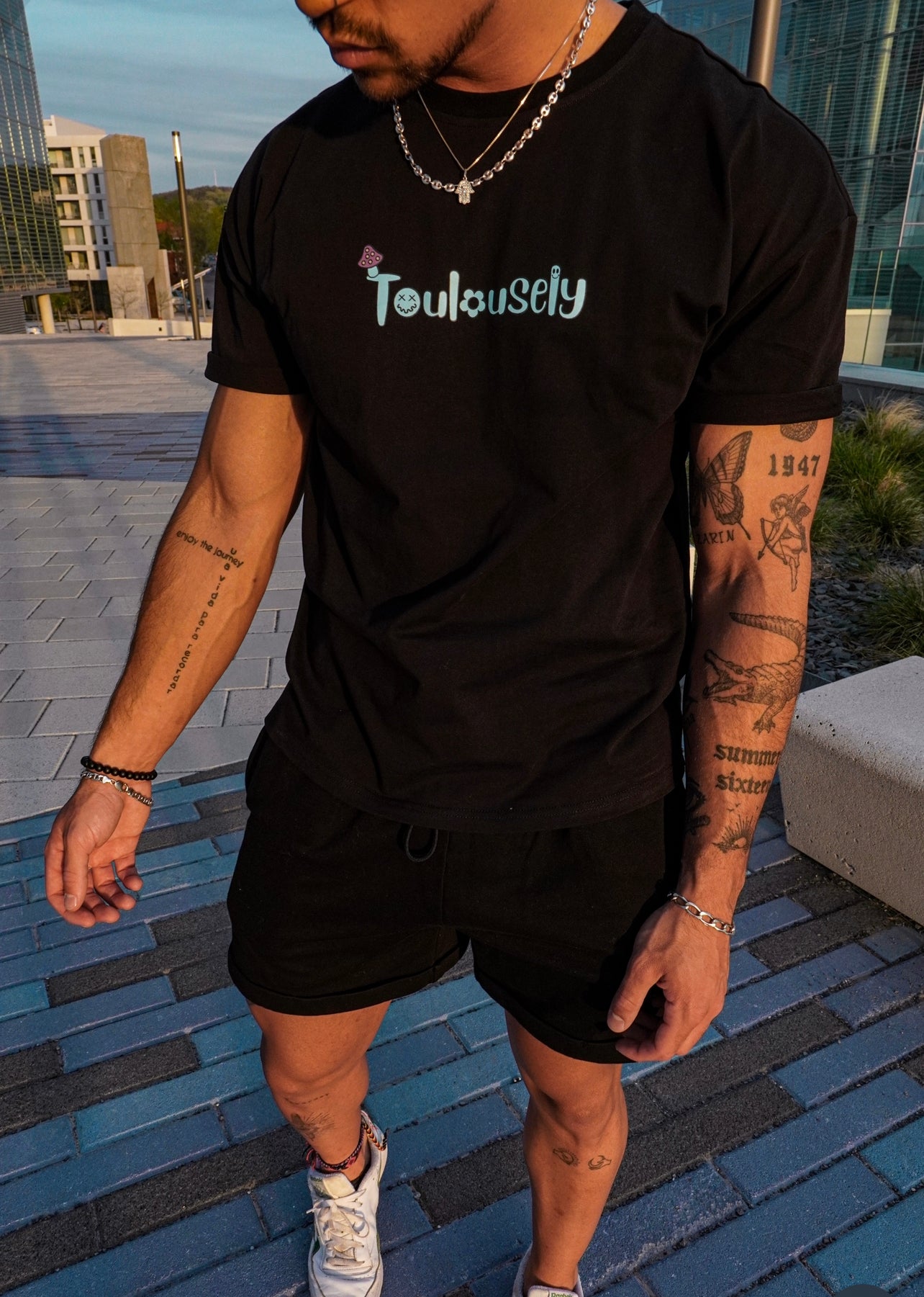 GRAPHIC T-SHIRT - TRIP