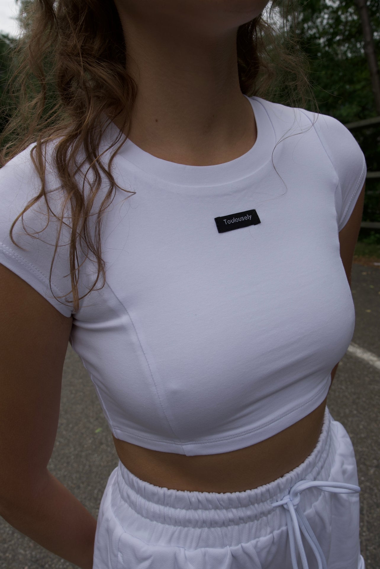 WHITE TEE CROP TOP