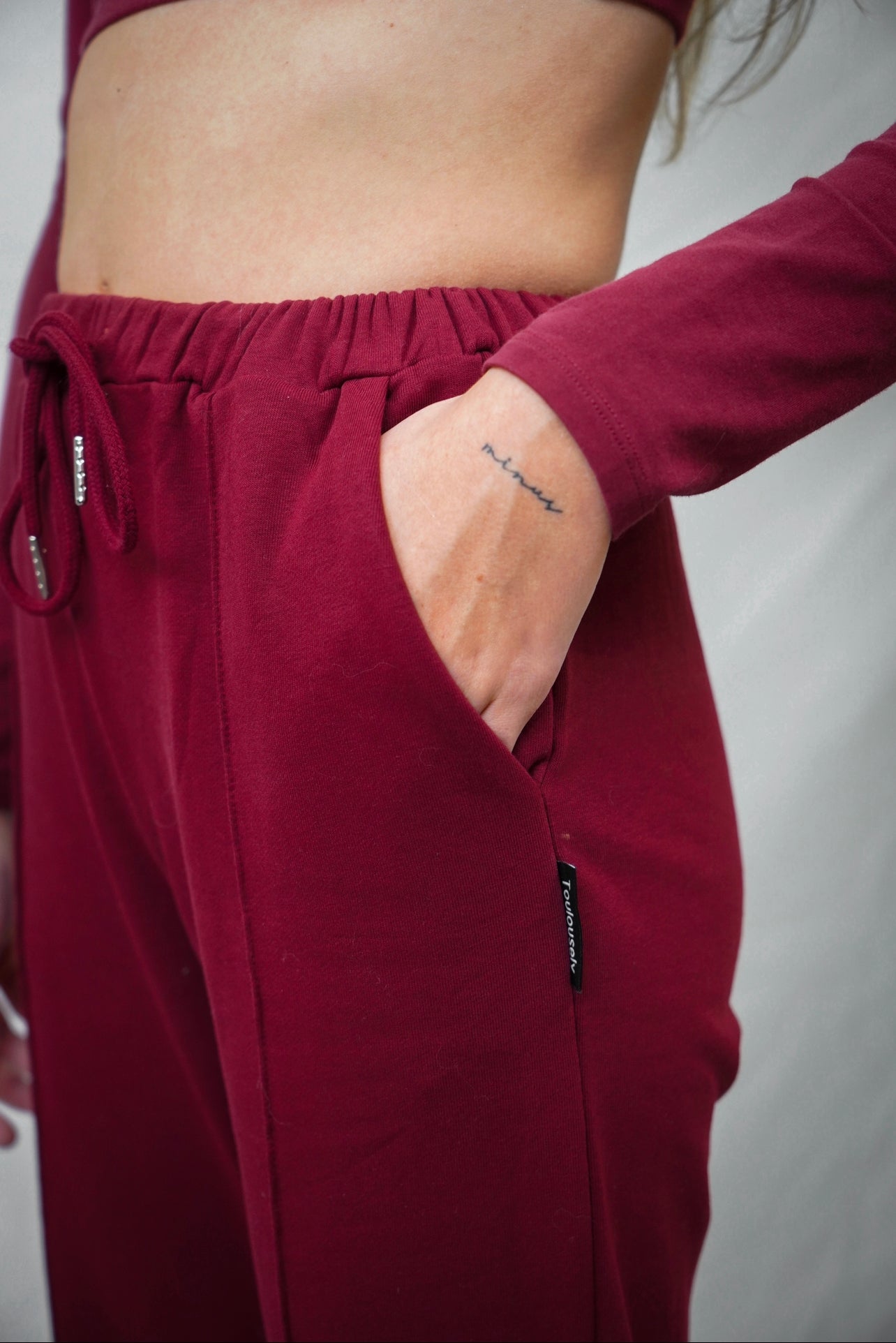 ROUGE FONCÉ PANTALONS DROITS - DARING