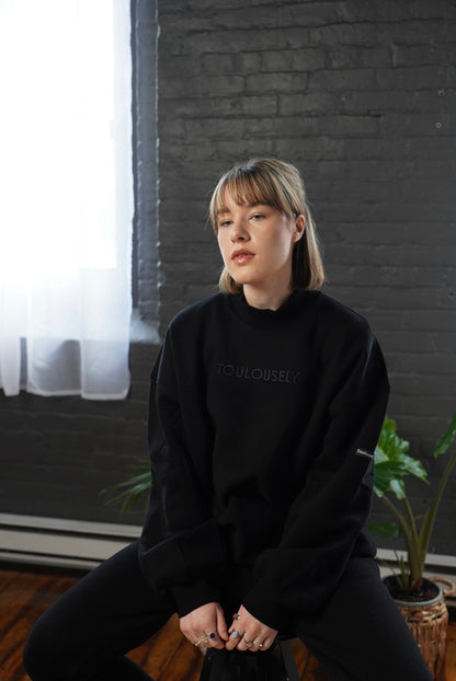 BLACK NECK SWEATSHIRTS