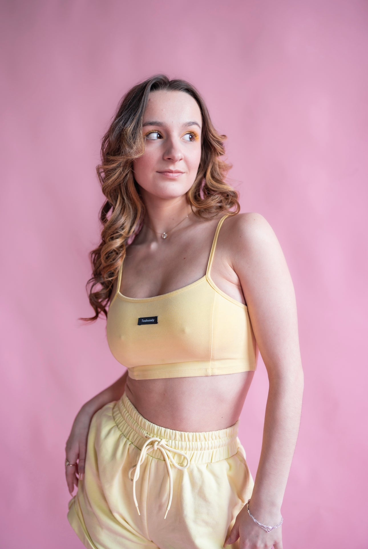 JAUNE PASTEL CAMI CROP TOP