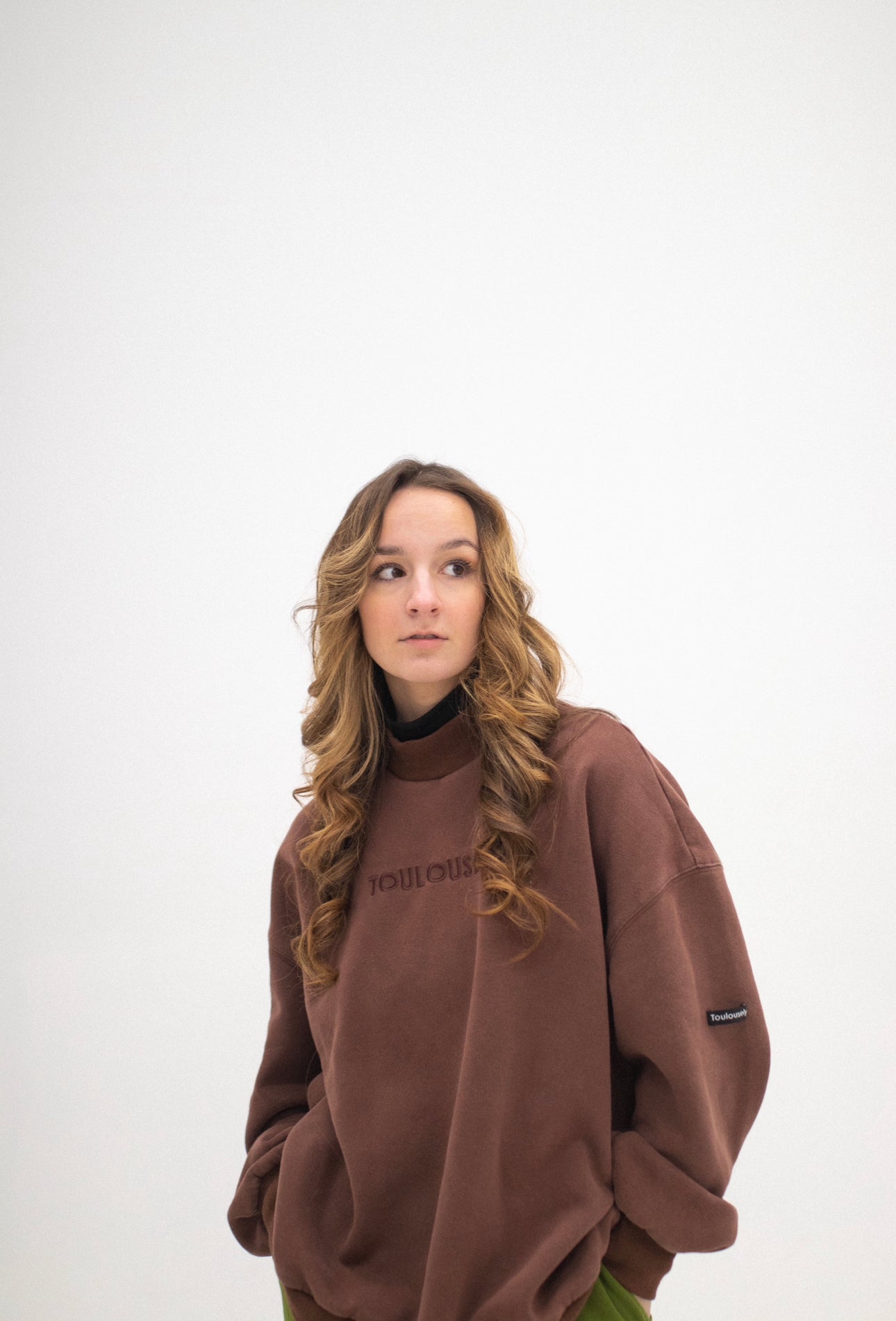 BRUN NECK SWEATSHIRTS